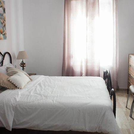Blue Island Apartment Batsi  Luaran gambar