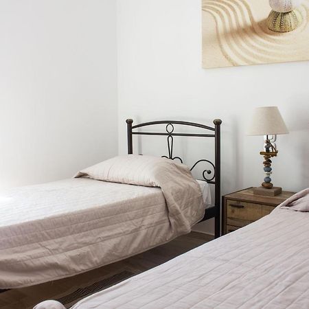 Blue Island Apartment Batsi  Luaran gambar