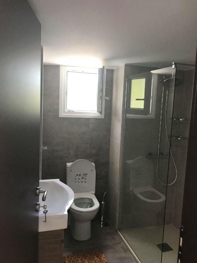 Blue Island Apartment Batsi  Luaran gambar