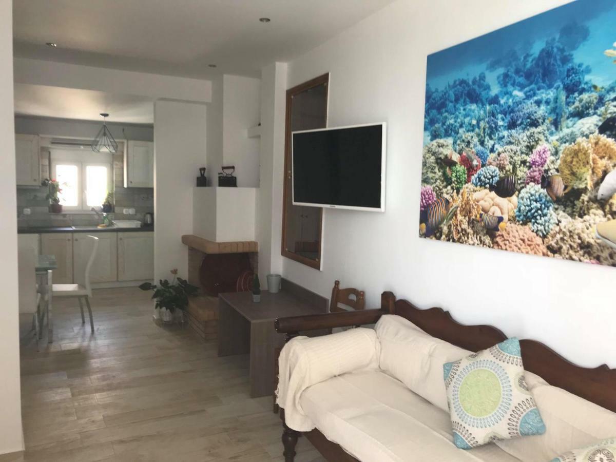 Blue Island Apartment Batsi  Luaran gambar