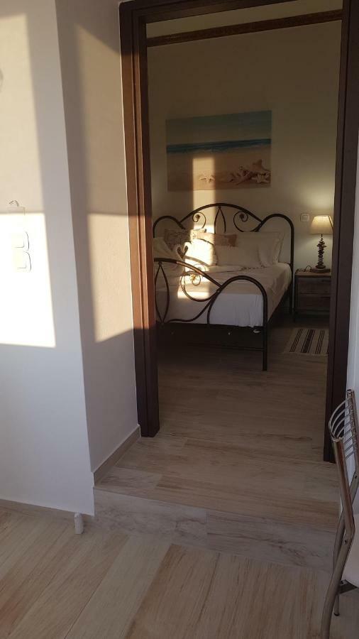 Blue Island Apartment Batsi  Luaran gambar