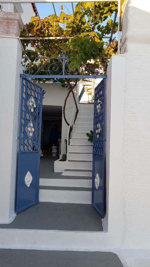 Blue Island Apartment Batsi  Luaran gambar