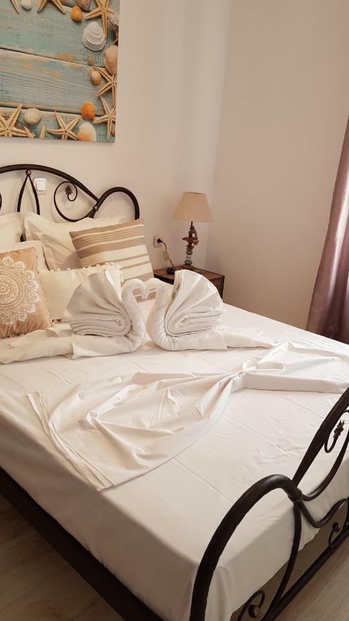 Blue Island Apartment Batsi  Luaran gambar