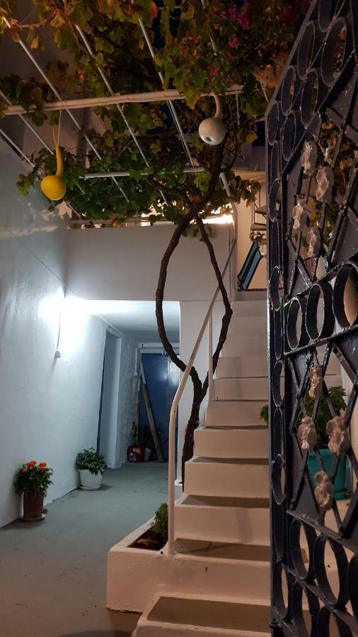 Blue Island Apartment Batsi  Luaran gambar