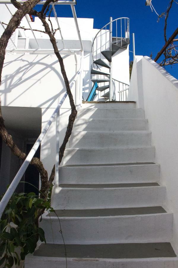 Blue Island Apartment Batsi  Luaran gambar