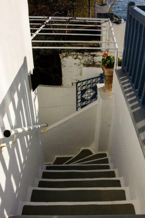 Blue Island Apartment Batsi  Luaran gambar