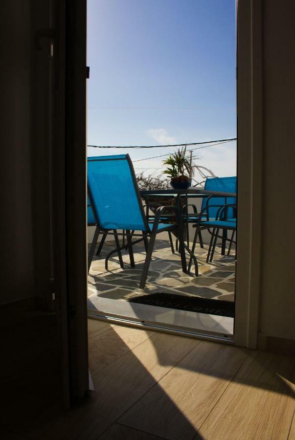 Blue Island Apartment Batsi  Luaran gambar