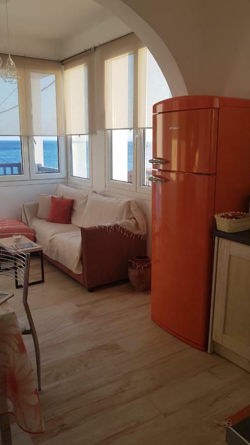 Blue Island Apartment Batsi  Luaran gambar