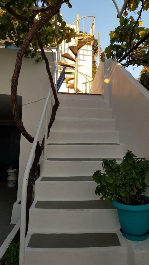 Blue Island Apartment Batsi  Luaran gambar