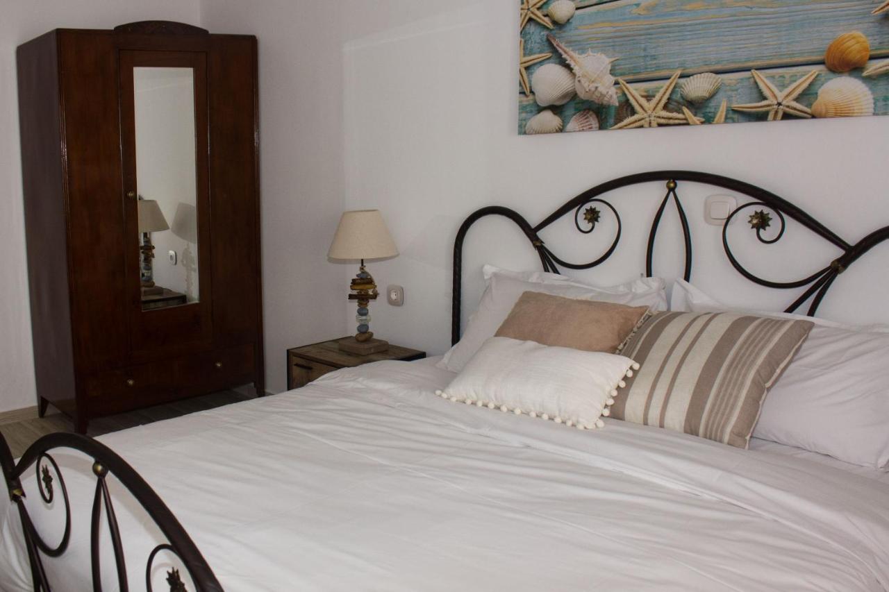 Blue Island Apartment Batsi  Luaran gambar