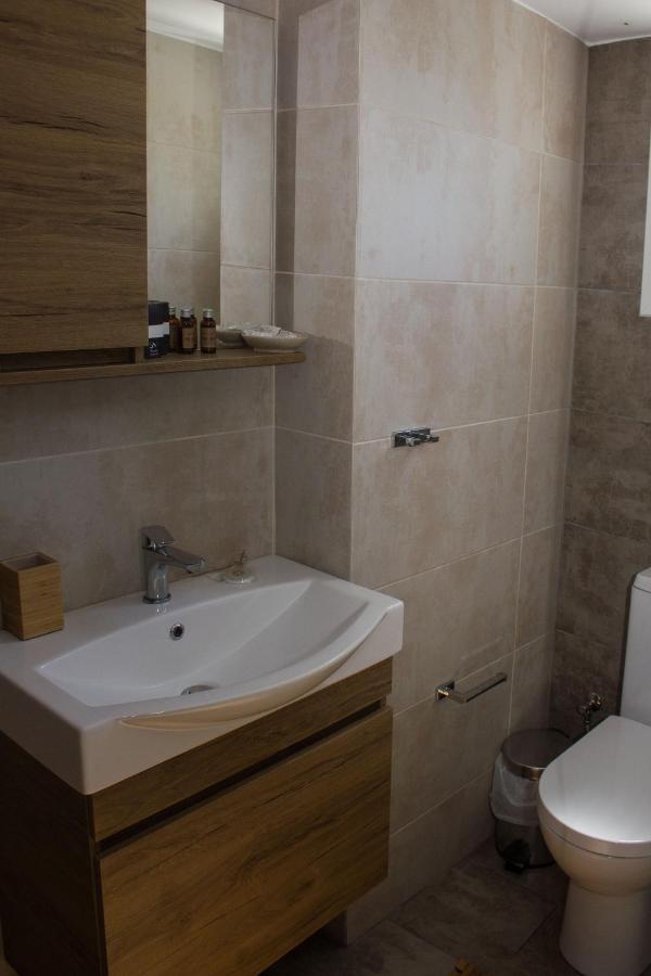 Blue Island Apartment Batsi  Luaran gambar