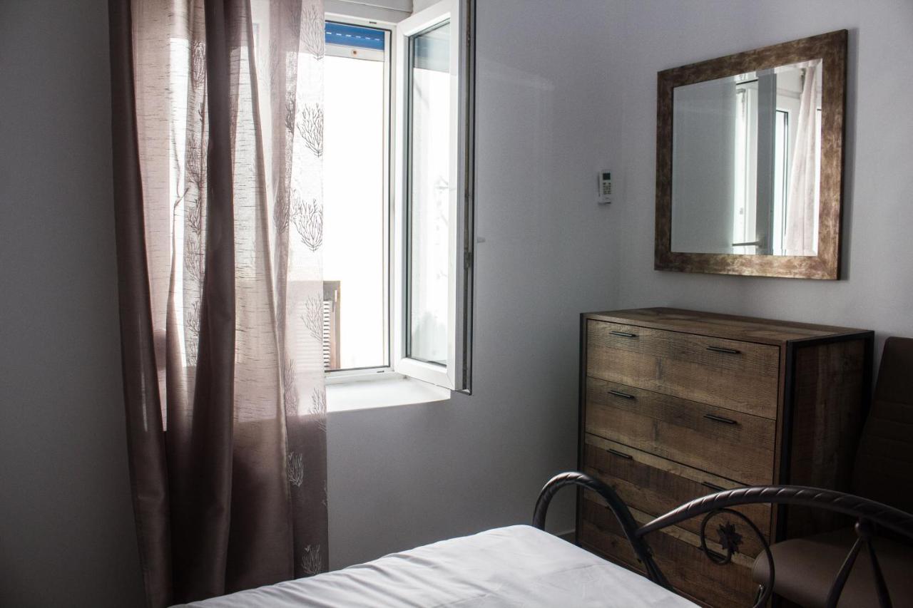 Blue Island Apartment Batsi  Luaran gambar