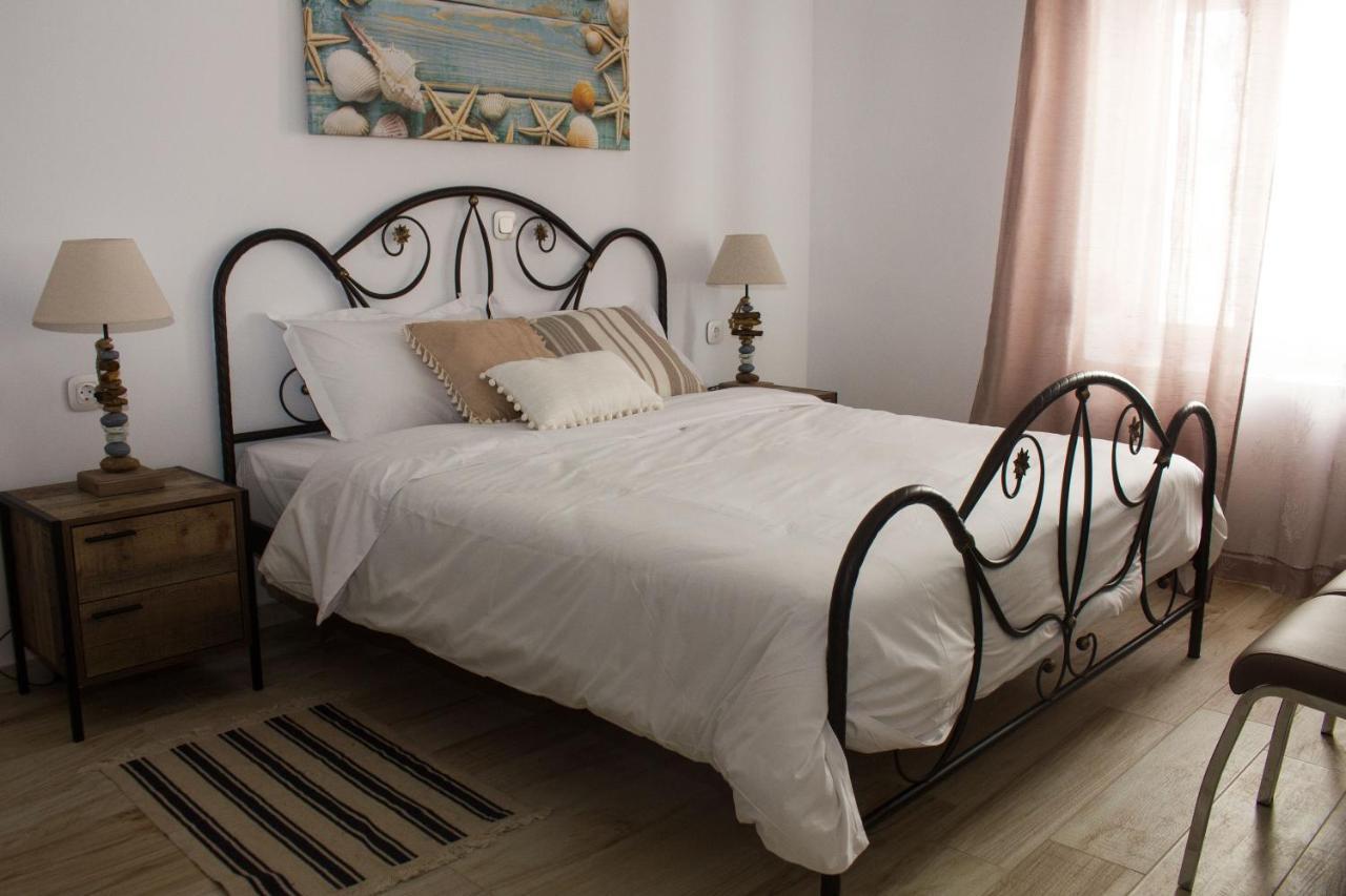 Blue Island Apartment Batsi  Luaran gambar