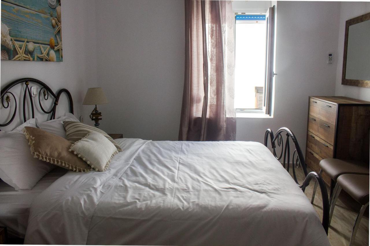 Blue Island Apartment Batsi  Luaran gambar